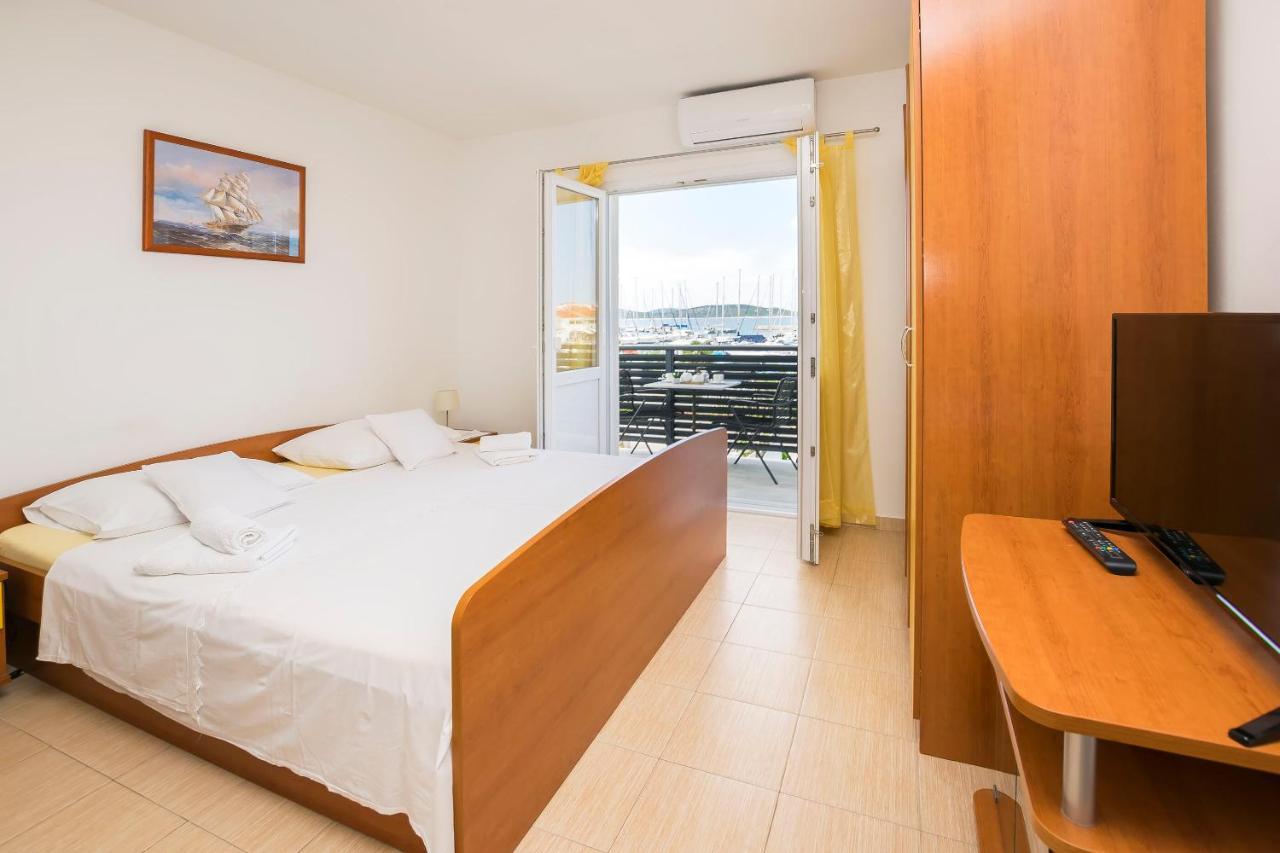 Apartments And Rooms Mare โวดีเซ ภายนอก รูปภาพ