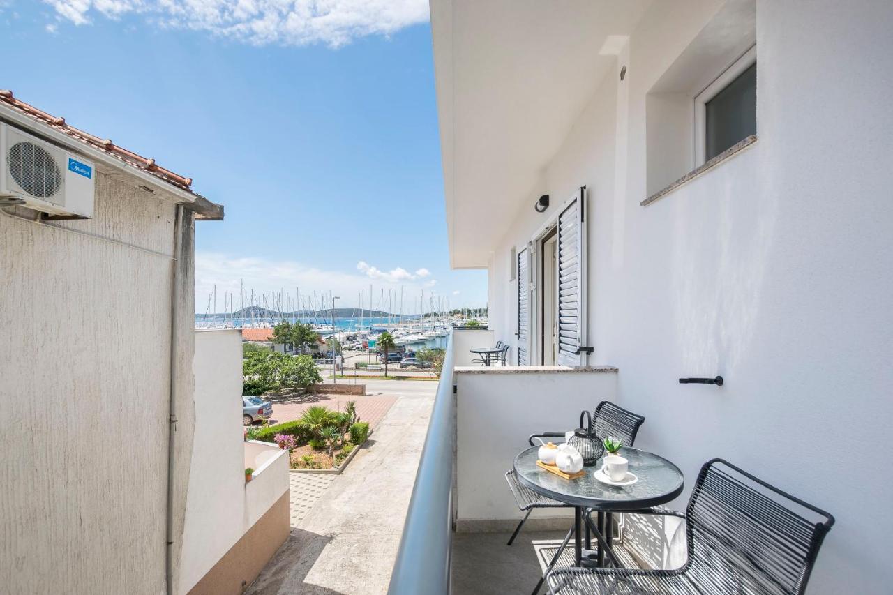 Apartments And Rooms Mare โวดีเซ ภายนอก รูปภาพ
