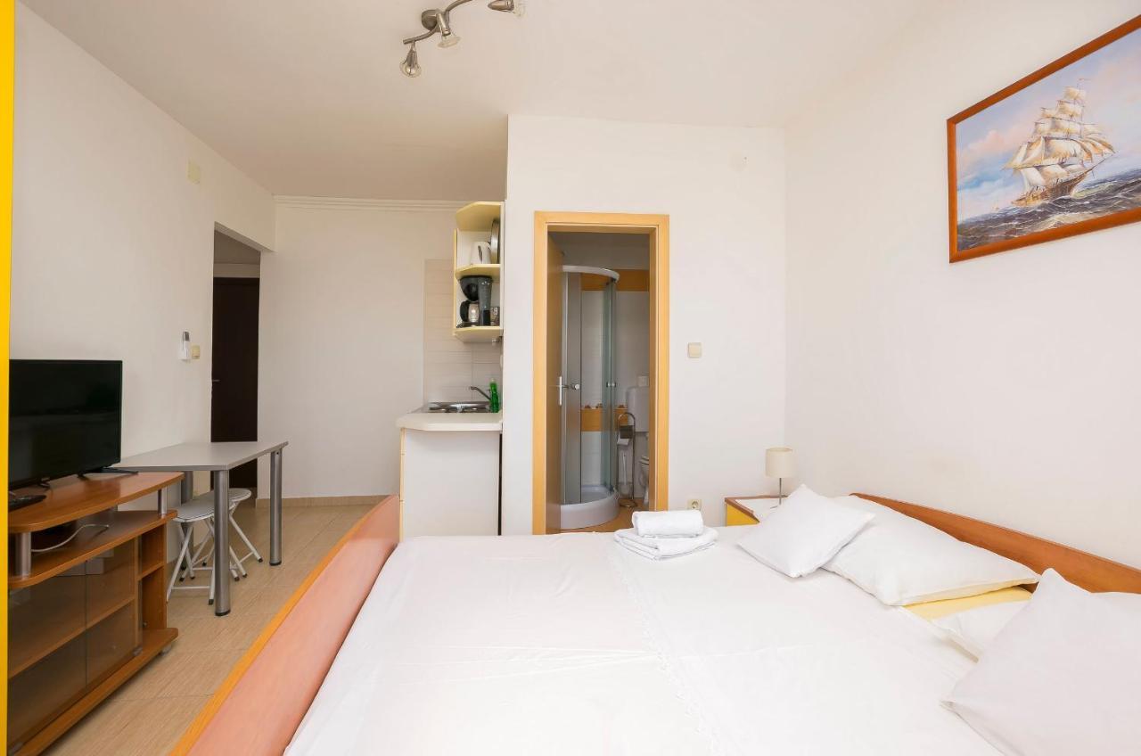 Apartments And Rooms Mare โวดีเซ ภายนอก รูปภาพ